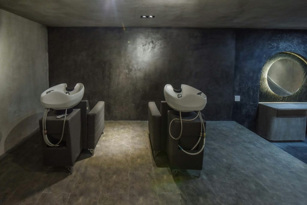 Keratin hair treatment: salon wash basins in a calm room