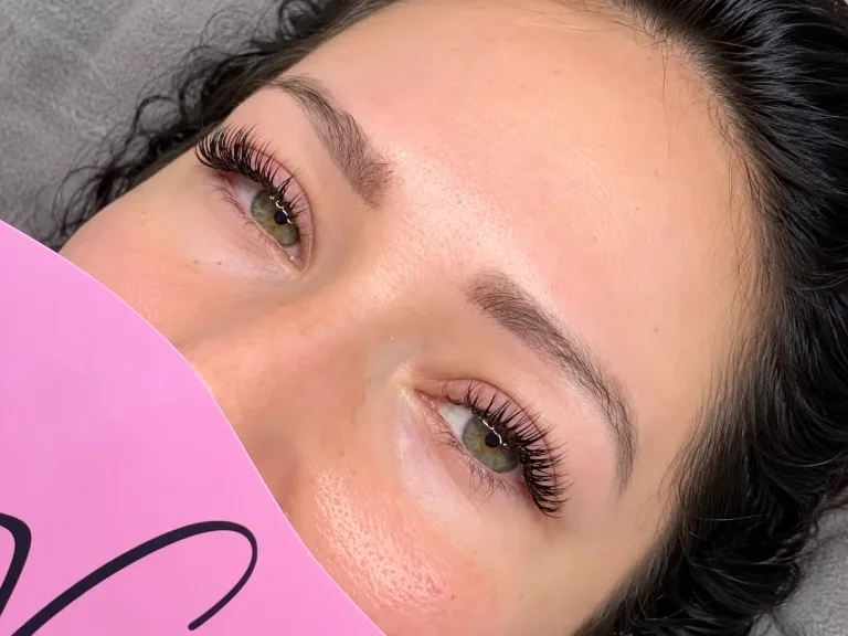 Lashes at VOG Beauty Salon in Majan, Dubai – photo 5