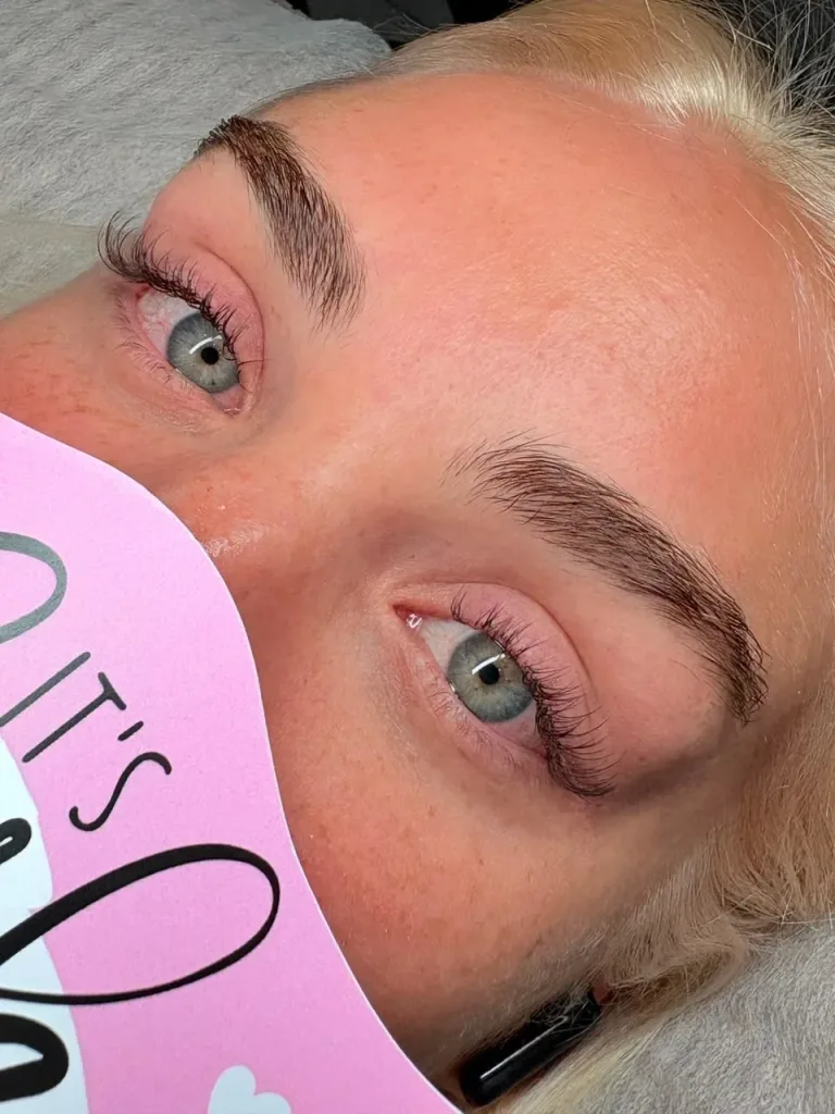 Lashes at VOG Beauty Salon in Majan, Dubai – photo 12